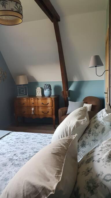 Le Pigeonnier / Gite De Charme 1 A 4 Pers 80 M² Cambrai Exteriör bild